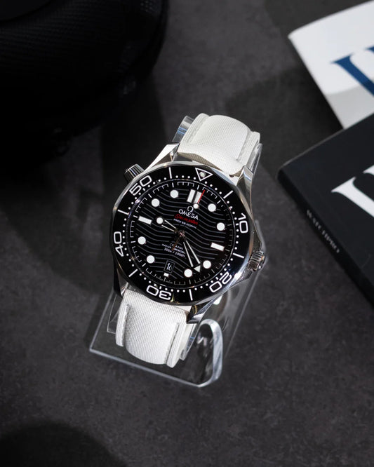 Loop-less™ HydroFlex™ | Nova Light Edition | White Strap with White Stitching