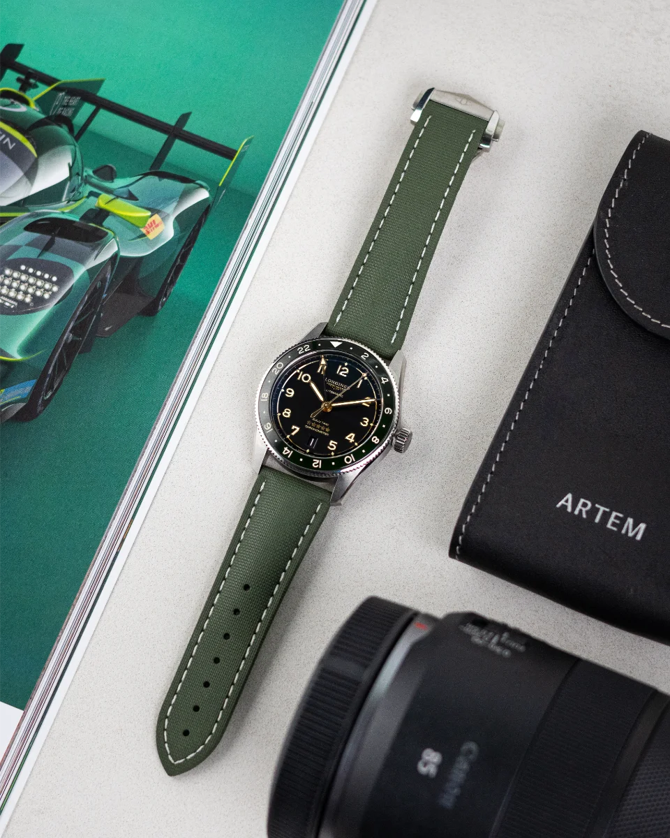 Loop-less™ HydroFlex™ | Orbital Moss Edition | Green Strap with White Stitching