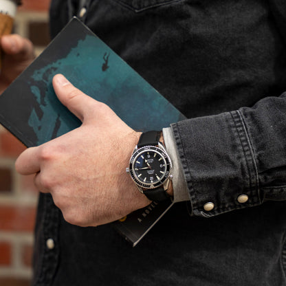 Loop-less™ HydroFlex™ | Dark Matter Edition | Black Strap with Black Stitching