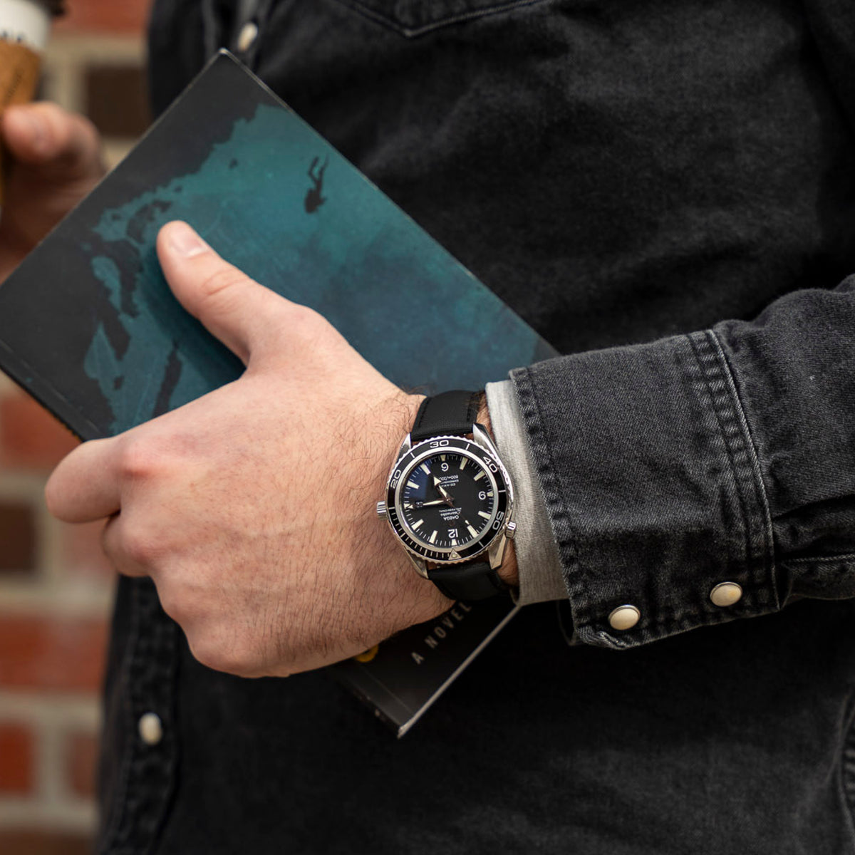 Loop-less™ HydroFlex™ | Dark Matter Edition | Black Strap with Black Stitching